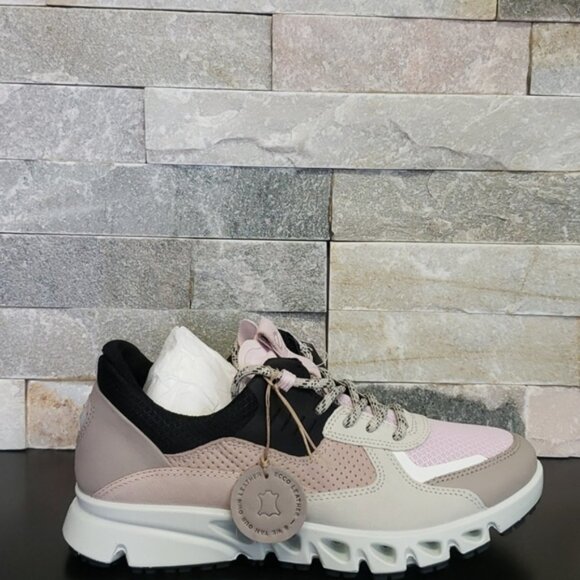 ECCO Women's Multi-Vent Gore-tex Surround Waterproof Walking Shoe - Picture 10 of 10